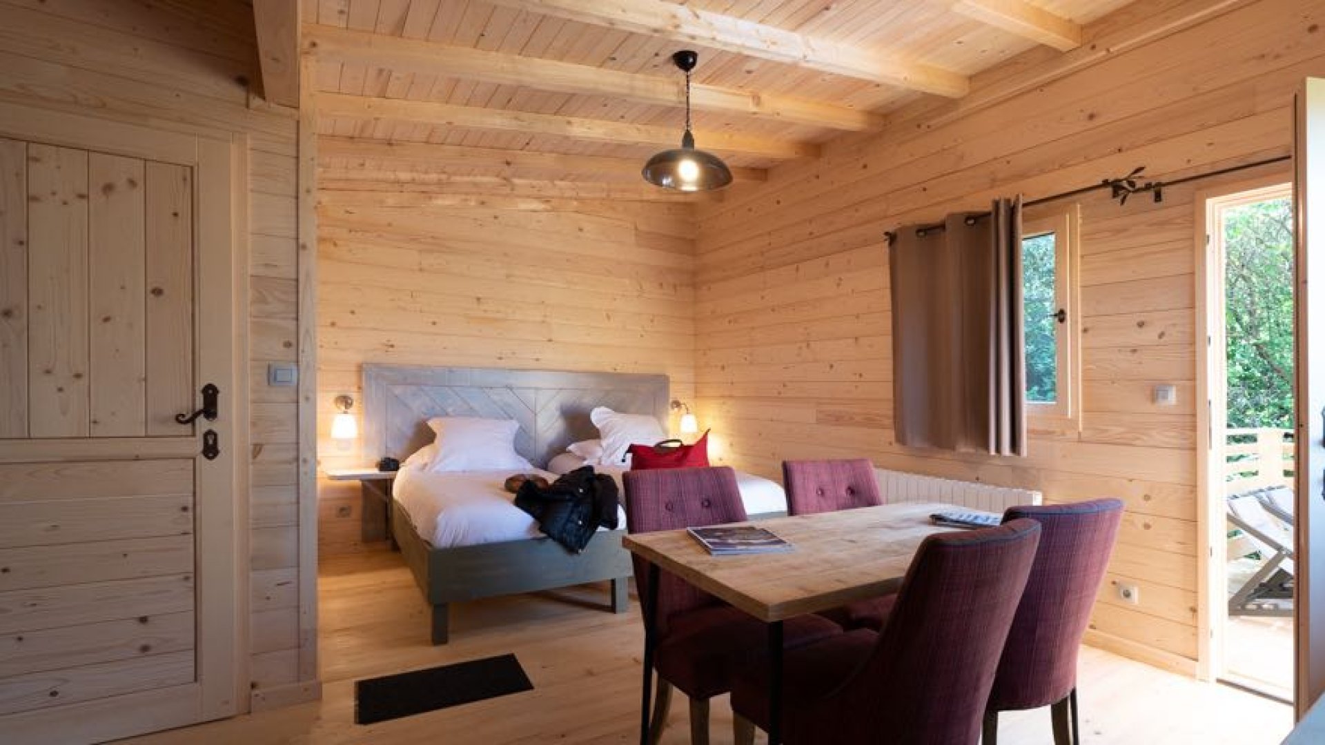 Chaumine - Les Cabanes dans les bois chambre GL
